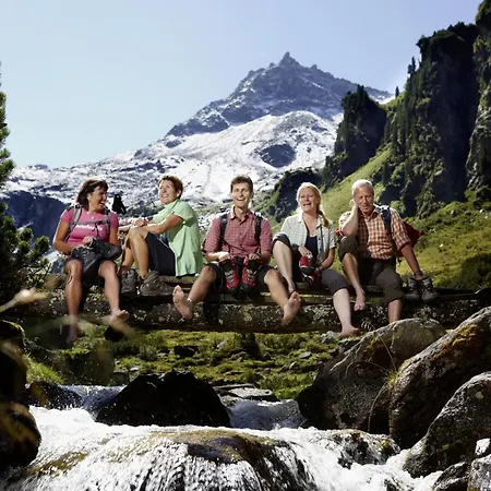 Wanderhotel Kirchner 4*