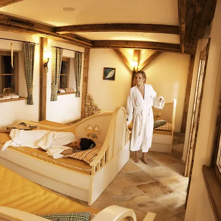 Wanderhotel Kirchner ホテル ブラームベルク・アム・ヴィルトコーゲル